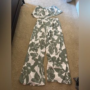 SHEIN Floral Tube Top and Pants Set